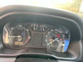 Octavia 1 1.9tdi 66kw rok: 2004 nízký nájezd - 8