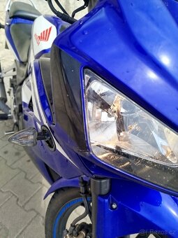 Honda cbr125 r - 8