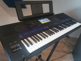 Yamaha PSR SX 900 jako nová s příslušenstvím a USB. - 8