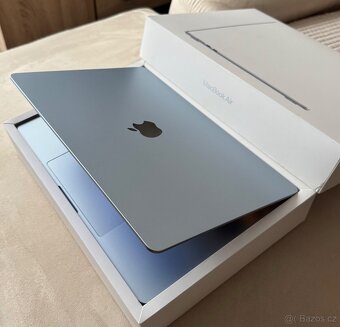 Apple MacBook Air 15" 2025, M4 10-Core, 16GB/256GB, modrý - 8