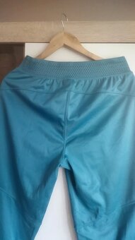 Krásné běžecké kalhoty v pase do gumy uvnitř podšité fleece - 8