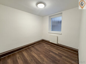 Pronájem prostorného a světlého bytu 3+1 po kompletní s gará - 8