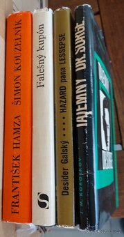 Knihy - 8