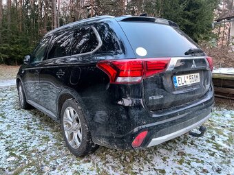 Mitsubishi Outlander PHEV 2015 (hybrid) Instyle - 8
