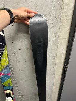 Dámský lyžařský set Atomic lyže 152 cm + Salomon boty 24.5 - 8