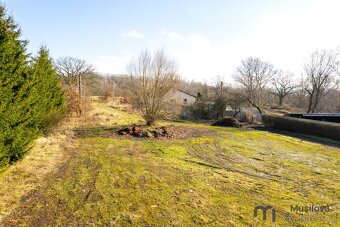 Prodej stavebního pozemku 1738 m2 - 8