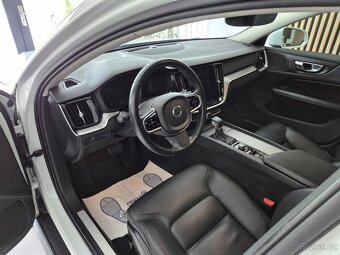 Volvo V60 2,0 D4 AWD Cross Country PLUS - 8