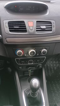 Renault Megane 1.6 81kW benzín - 8