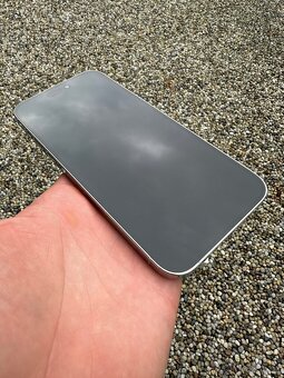 iPhone 14 pro max - baterie 93% - 8
