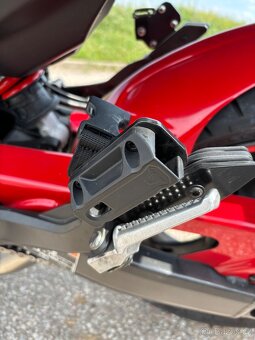 Honda CBR 600F 2011 - 8