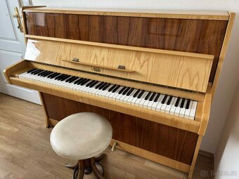 Prodám piano Rösler se stoličkou - 8