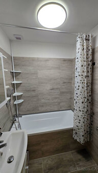 Pronájem bytu 3+1 o výměře 77 m2 s balkónem ve FM - 8