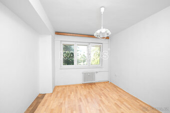 Prodej bytu v osobním vlastnictví 2+1 (58 m²), balkón, ulice - 8