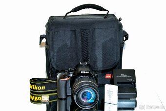 Nikon D5600 + Tamron 18-200mm + 16GB + stativ + brašna - 8