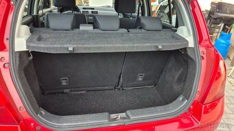 Suzuki Swift 1.3i - 8