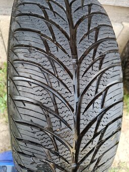 Sada celoročních pneu 195/60 R15H 6-7mm + plech R15 - 8