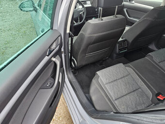 VW Passat Combi r. 3/23 110kW 2.0nafta DSG - 8