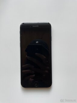iPhone 7 - 8