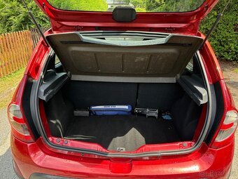Dacia Sandero Stepway 1.6i - 8