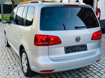 Volkswagen Touran 2.0TDI 103KW MANUÁL LED VÝHŘEV SERVISKA - 8