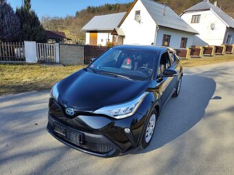 Toyota C-HR 1.8 Hybrid E-CVT rok 2021 - 8