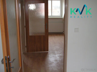 Pronájem bytu 3 + 1, v OV, cihla, 92 m2, ulice Slepá, Karlov - 8