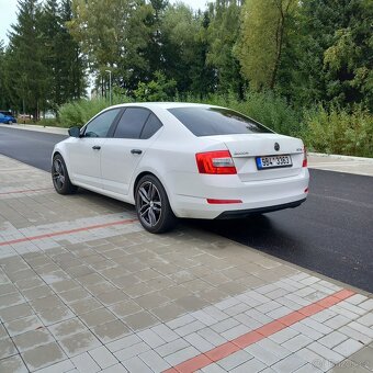 Prodám Škoda Octavia 3 1,6 TDI nové rozvody nová technická - 8