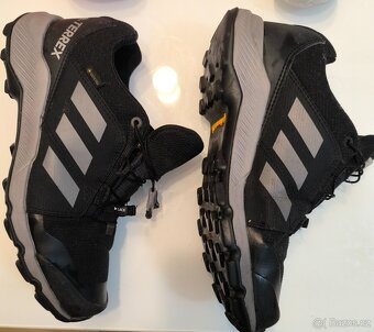 Adidas, Nike - 8