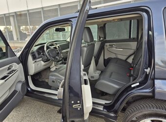 JEEP CHEROKEE 2.8CRD 130KW 1 MAJITEL 4x4 LIMITED BEZ KOROZE - 8