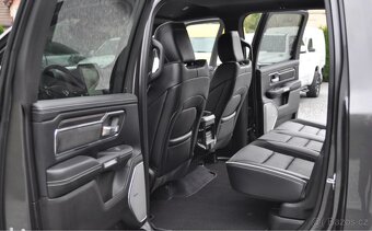 LARAMIE NIGHT PREMIUM 2025 3.0 Twin Turbo 420 KM - 8