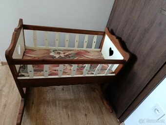 PRODÁM DŘEVĚNOU KOLÉBKU - 8