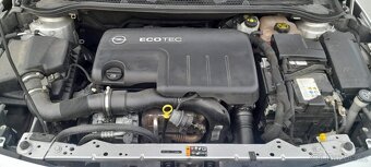 Opel Astra sport tourer - 8