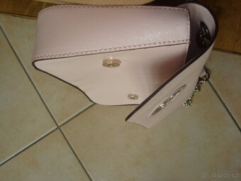 Kabelka značková Guess - 8