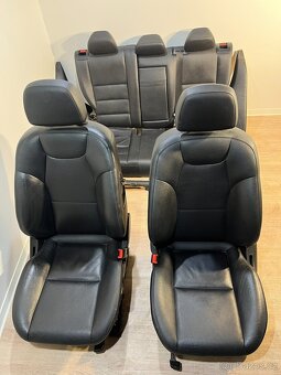 /// Interiér-sedačky Mercedes Benz W204 combi /// - 8