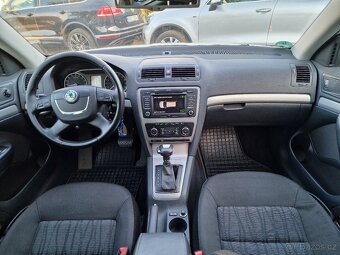 Škoda Octavia 2 Combi 2,0TDI 103KW DSG ELEGANCE TAŽNÉ - 8