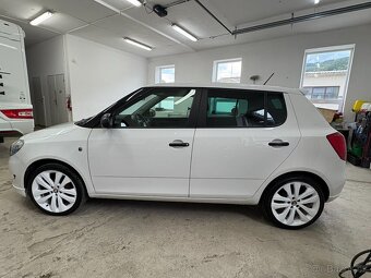 Škoda Fabia TSi PLNÁ SERVISKA 1.MAJITEL KLIMA  17 LITÁ KOLA - 8