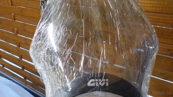 Triumph, tank bak - 8