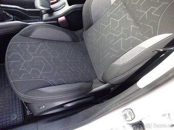 Peugeot 2008 1.2 Pure 2.Maj.serv.kníž. 81kw - 8