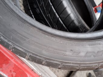Pneu 275/40 r18 - 8