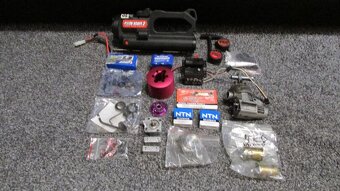 BUGGY RTR Nitro 1/8 včetně vysílače a doplňků - 8