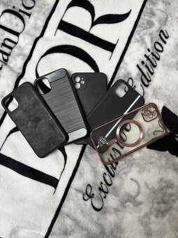 iPhone 11 - 8