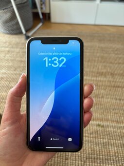 iPhone 11 bily 128 gb - 8