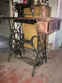 Starožitný šicí šlapací stroj SINGER - 8