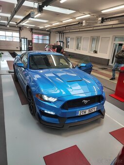 Ford Mustang GT 2019 manuál - 8