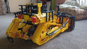 Lego technic 42131 Buldozer CAT - 8