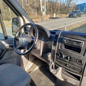 Volkswagen Crafter, 7MÍST,KRÁSNÝ,SERVISKA,DLOUHÝ3,5M - 8