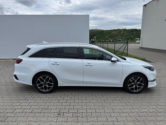 Kia Ceed 1.5 T-GDI 118 kW Top Combi / ČR / DPH - 8