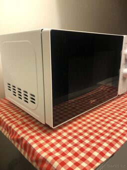 Mikrovlnka Midea mg720c2at(w) s grilem zanovni - 8