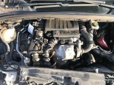 Peugeot 308 1,6HDI 2007 - díly z vozu - 8