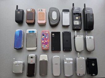 sbírka mobilních telefonů - konvolut - 8